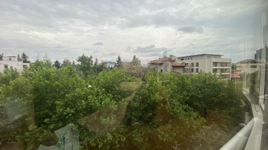 APARTAMENT SPATIOS CU 3 CAMERE LA INCHIRIERE IN ZONA PRIMAVERII - Poză 6
