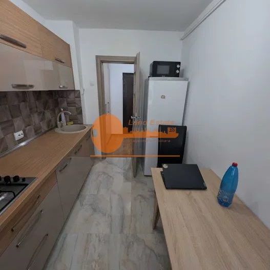 2 camere Stefan Cel MAre ( bloc reabilitat ) - Poză 1