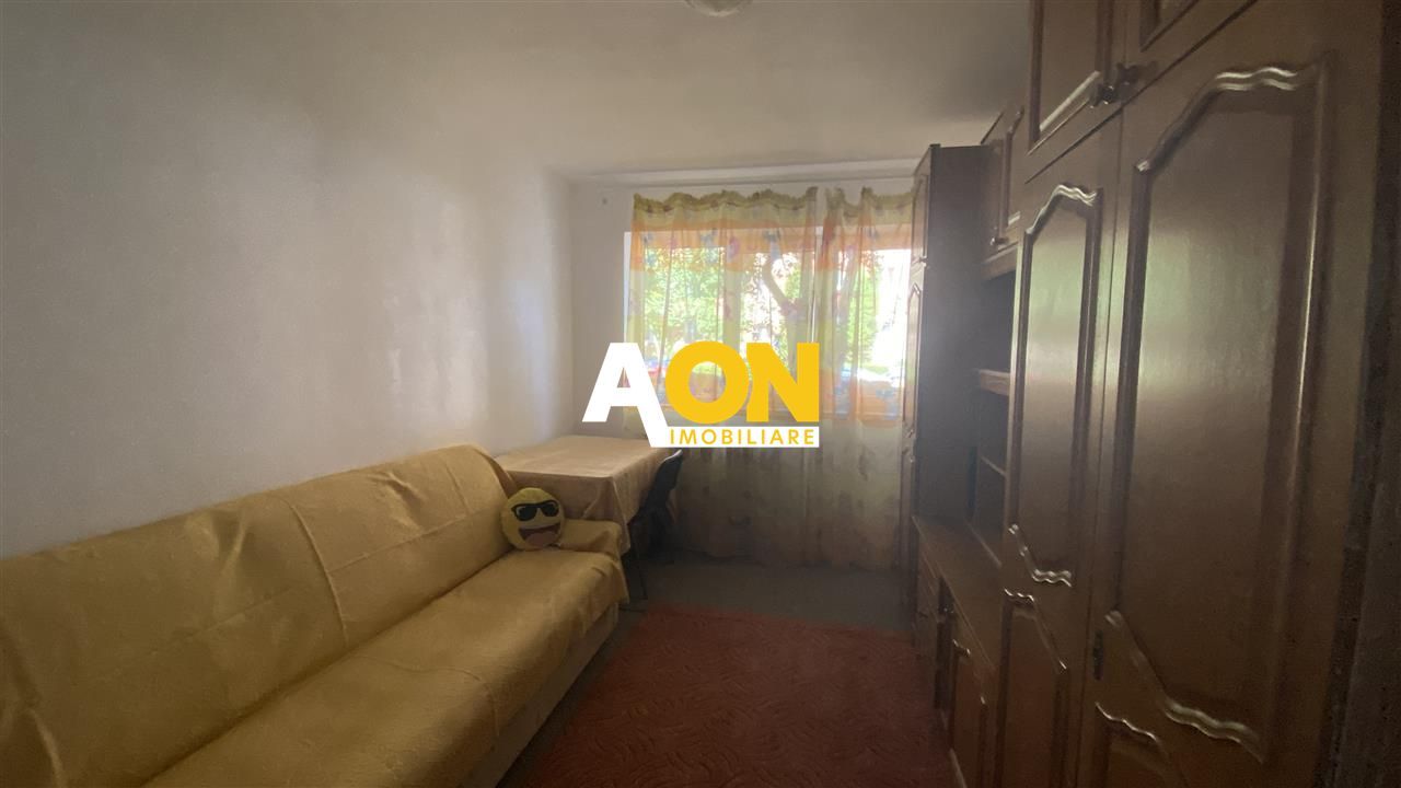 Apartament 3 camere, decomandat Cetate - Poză 4