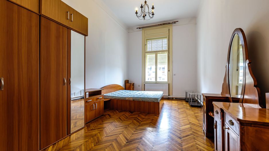 Apartament generos cu 1 cameră, ultracentral - Poză 1
