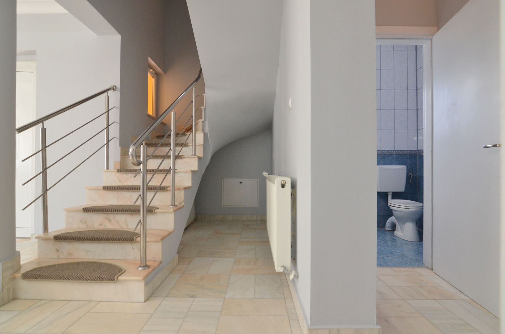 Inchiriem Vila individuala 6 camere cu panouri solare zona Pipera - Poză 10