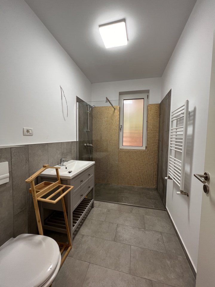 Apartament cu 2 camere si curte proprie 60mp - Poză 7