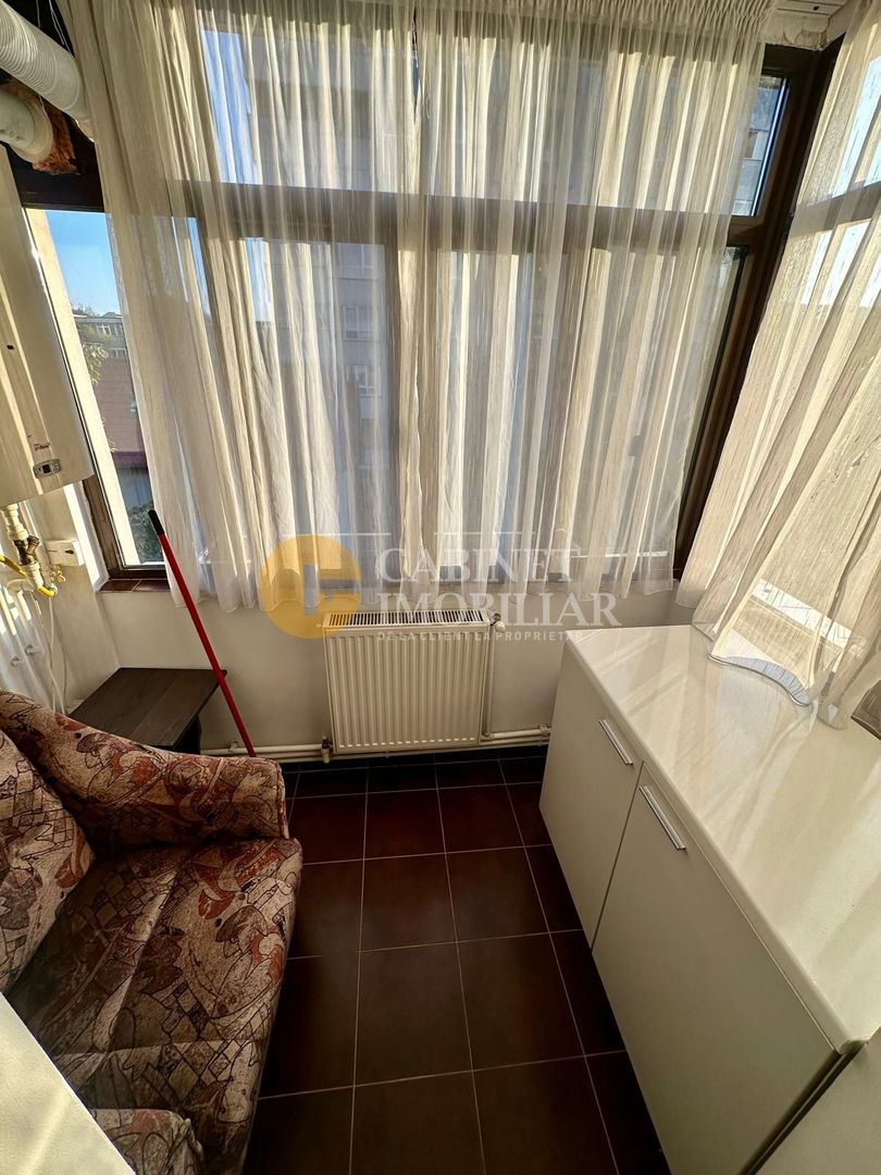 Nicolina- Etaj 3 - 2 Camere Decomandat Bloc 1986 - Poză 3