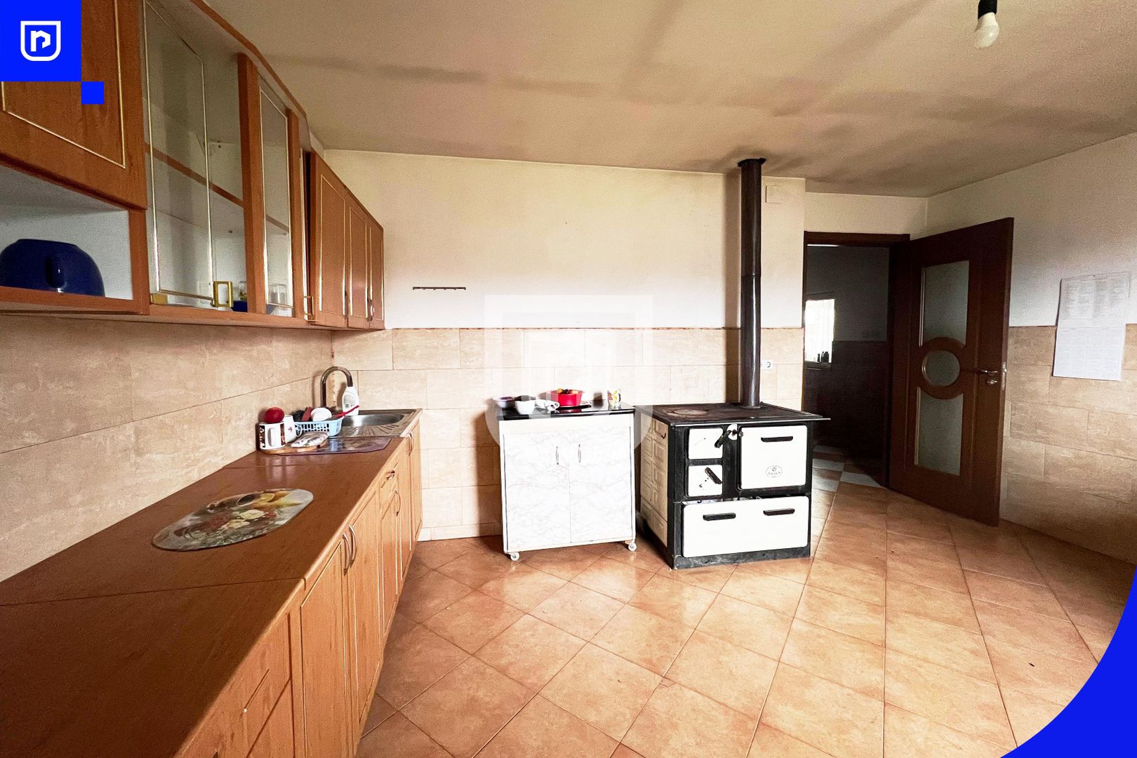 Casa traditionala la tara cu livada | Poieni-Solca - Poză 17