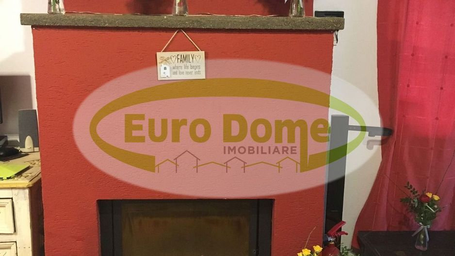 Casa primitoare, curte si gradina, priveliste frumoasa catre munti. - Poză 7