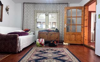 Aproape de oras! Vanzare casa cu 4 camere in Gura Ocnitei! - Poză 9