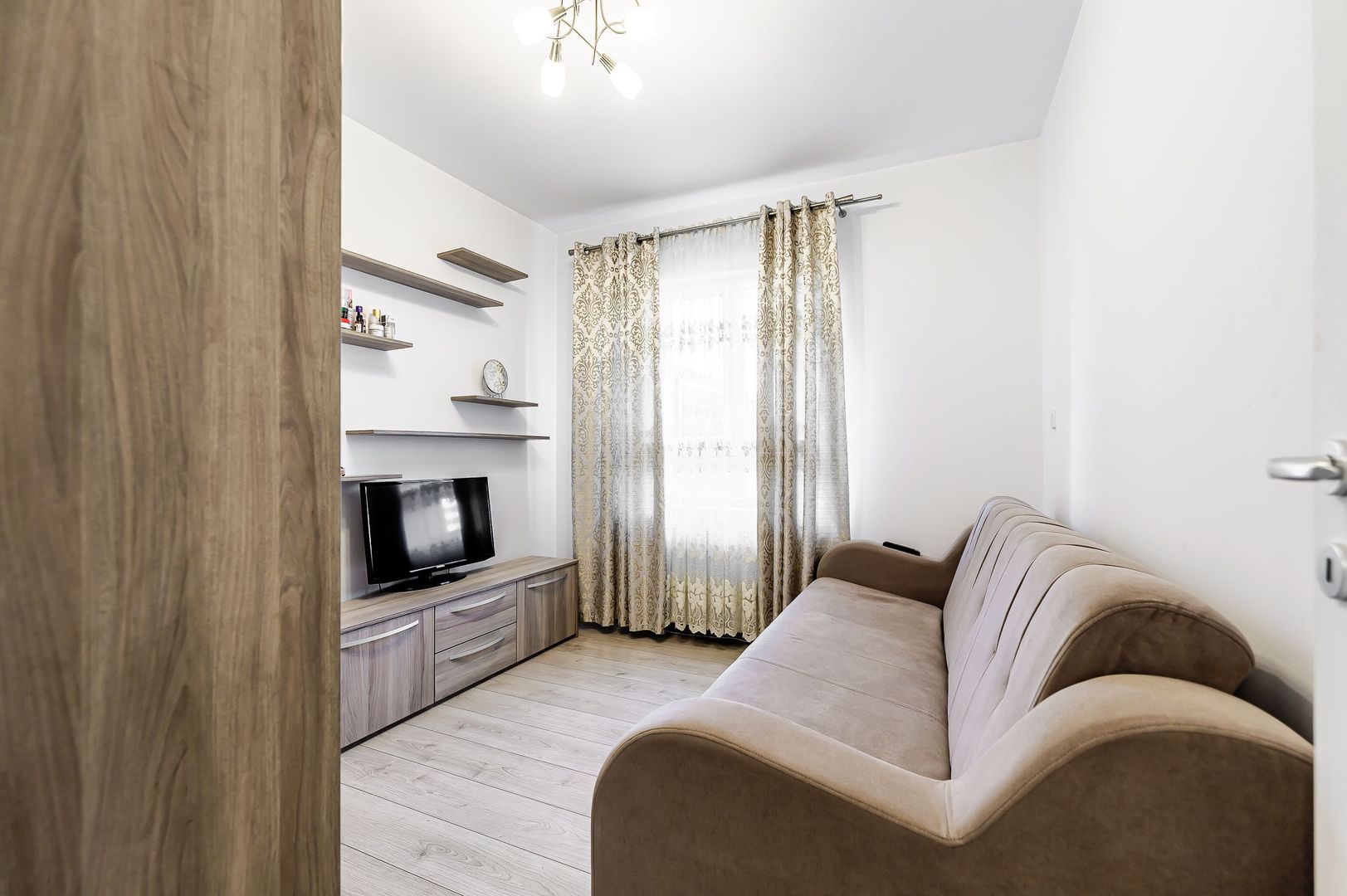 Apartament 3 camere, cu terasă proprie la etajul 1 Adora Park - Poză 6