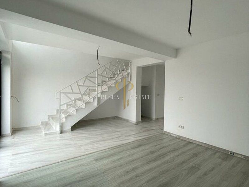 Casă tip înșiruită cu 3 camere de vânzare în Giroc - Poză 1