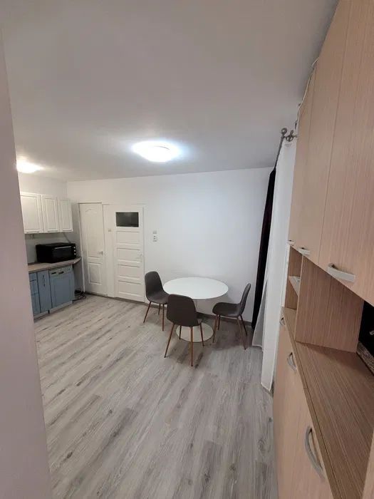 Apartament cu 2 camere | Decomandat | Centru | Renovat | Parcare - Poză 2