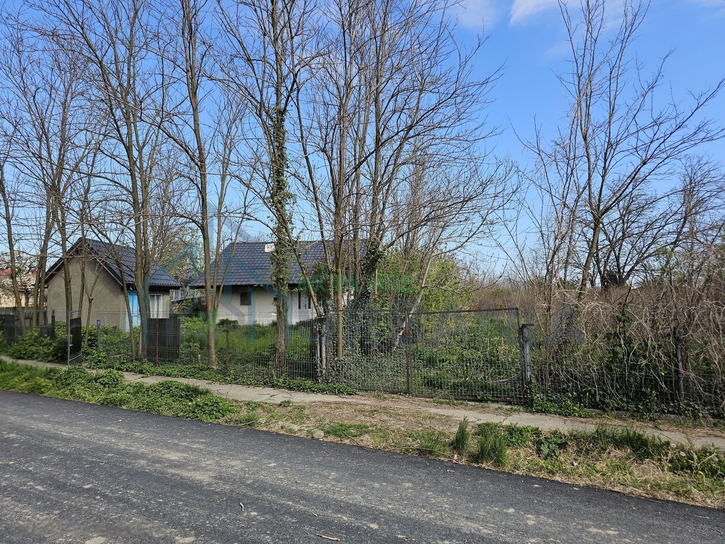 Teren 3300 mp și casă, Hermeziu - Poză 2