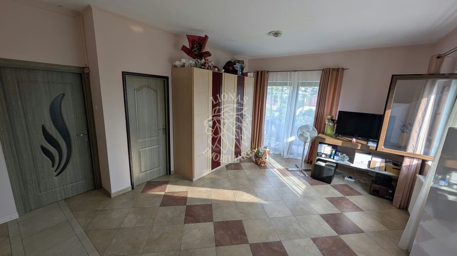 Apartament 46 mp-etaj 3-parcare-balcon-Zona Hotel Diana - Poză 3