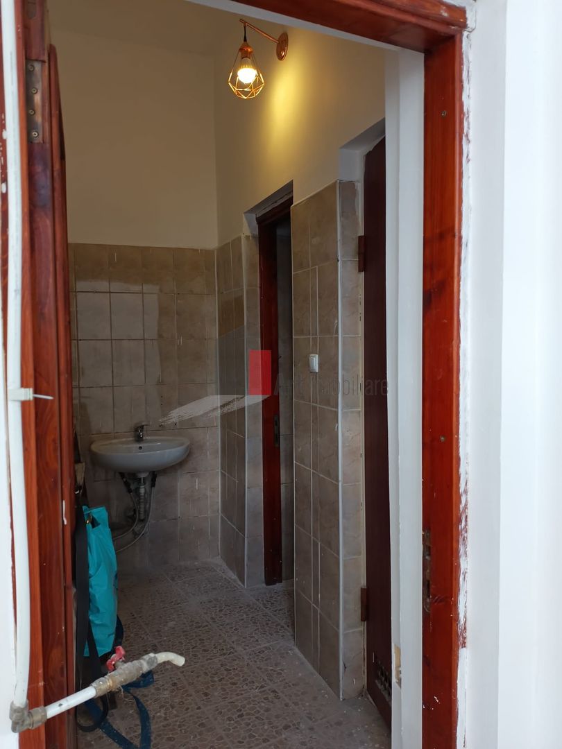 Vila  de inchiriat recent renovata - Poză 30