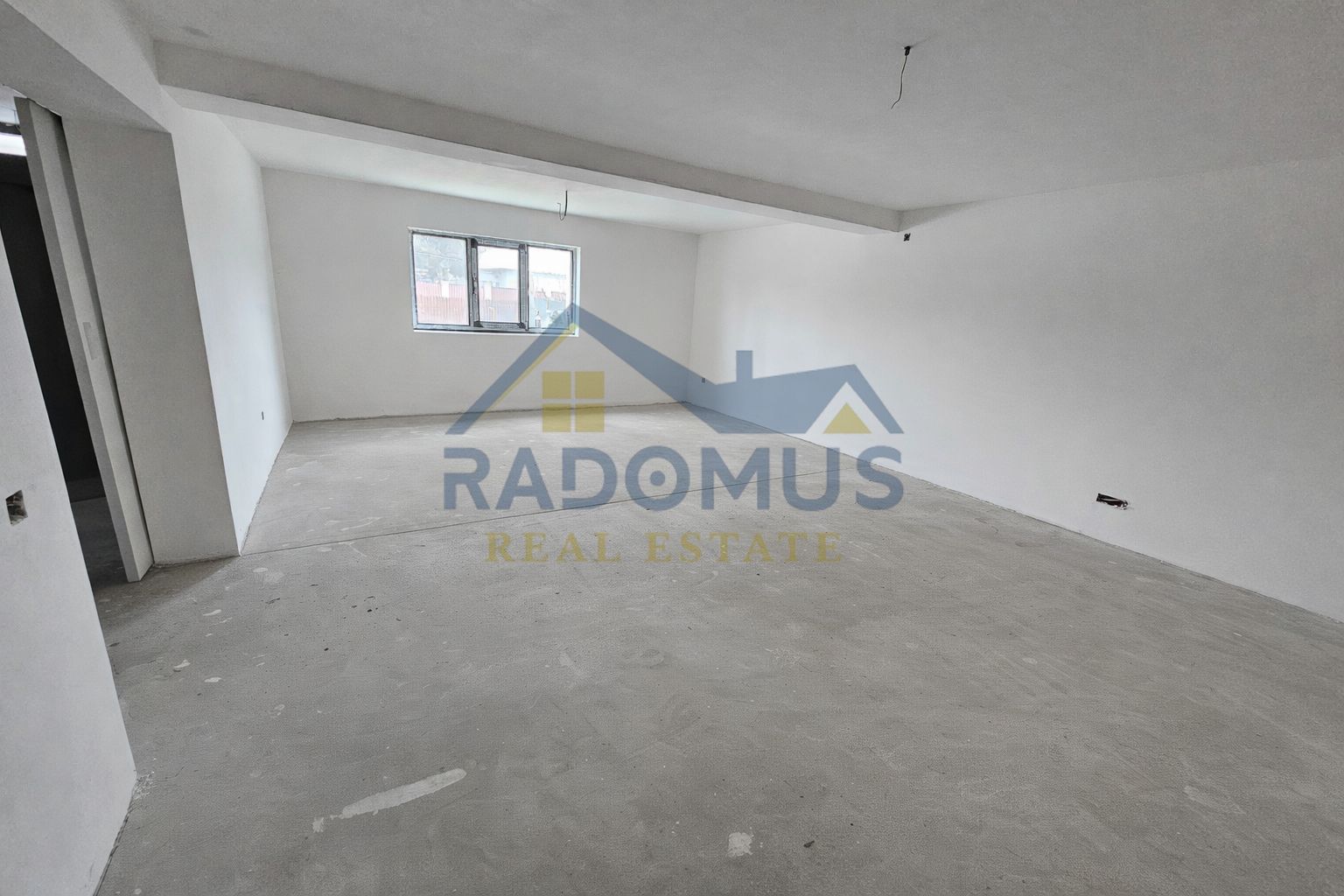 Vila Tătărani - 280 mp utili - 500 mp Teren - 8 Camere + 4 Băi - Poză 4