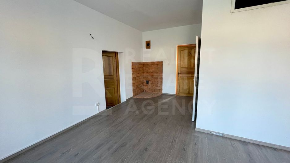 De vânzare – Clădire impresionantă, 11 camere, 9 dormitoare, Păcurari - Poză 14