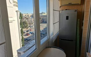 Garsoniera vis a vis de Athenee Palace nou renovata si mobilata