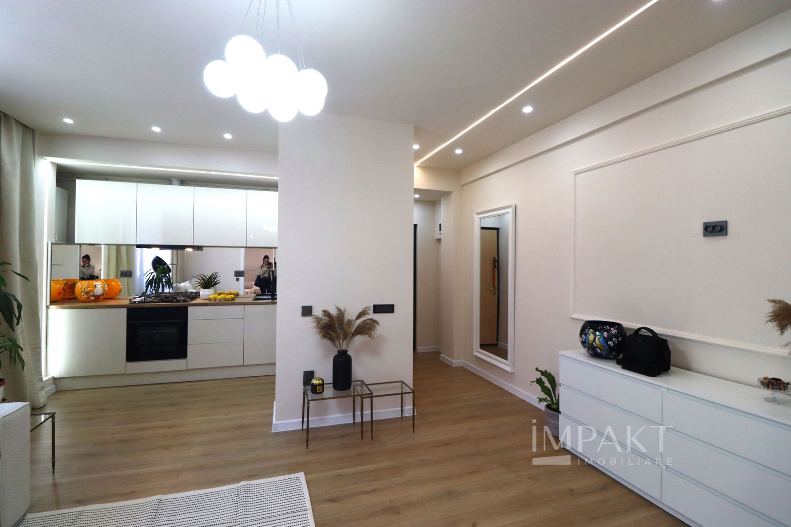 Apartament cu 2 camere,  ultrafinisat, zona Semicenrala! - Poză 5