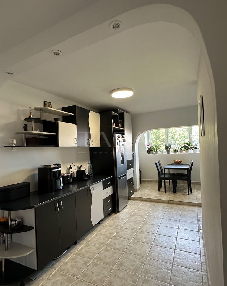 Apartament in zona Liceului de Informatică „Tiberiu Popoviciu” - Poză 8