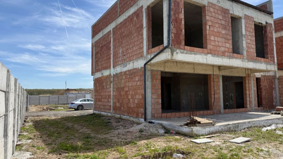 Eleganță și natură: vilă urbană exclusivistă în Tunari - Poză 16