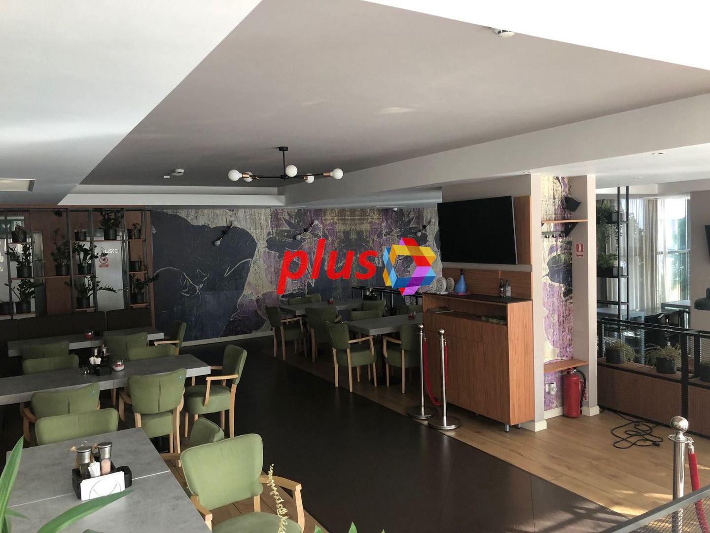 Spatiu Central cu vad pietonal și auto - 414 mp #plus-imo.ro - Poză 2