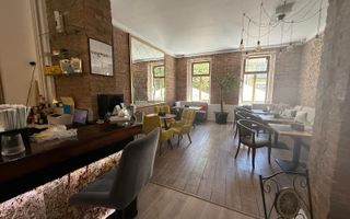 Spatiu comercial ultracentral, cu potențial si pozitie de exceptie! - Poză 1