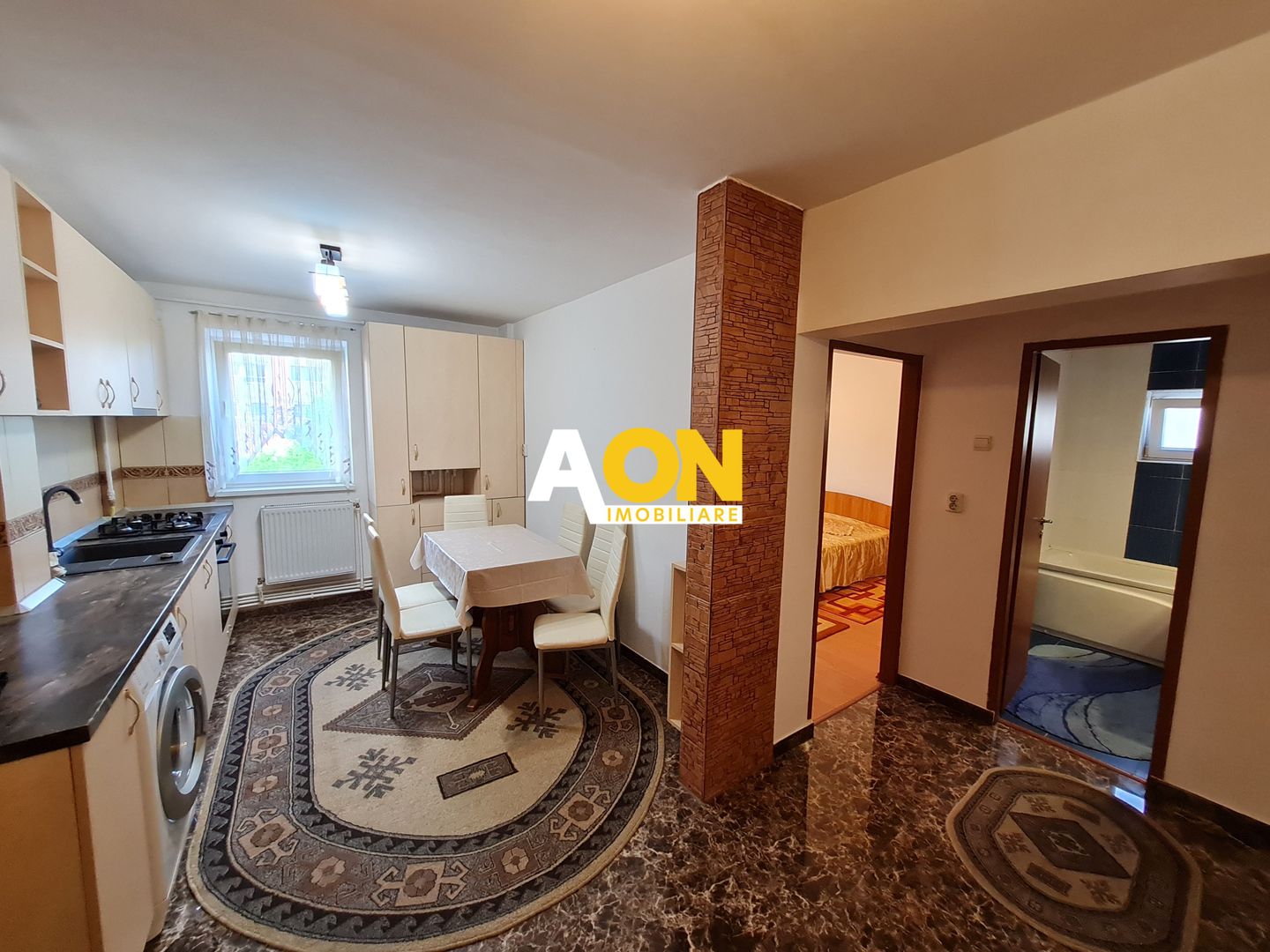 Apartament 3 Camere, Etaj 1, Decomandat, 63 mp, Zona Cetate - Poză 2