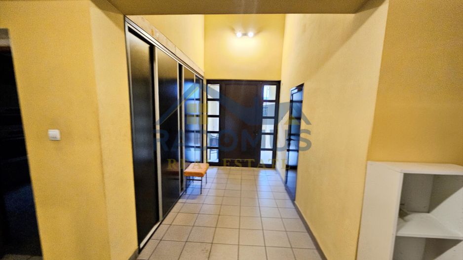 Vilă spațioasă, central, ideală pentru activități comerciale/birouri - Poză 6