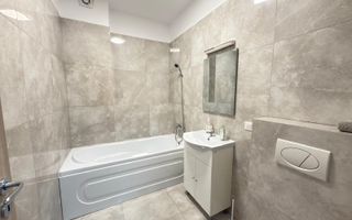 Apartament studio de inchiriat. Loc de depozitare in pod. Asfalt. - Poză 5
