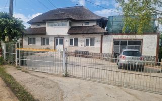 Casă locuibilă și service auto în comuna Deleni, 8 km de orașul Hârlău, 1600 mp teren - Poză 1