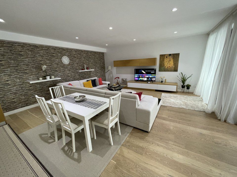 Inchiriere apartament 3 camere XL in Cortina Residence Herastrau - Poză 3