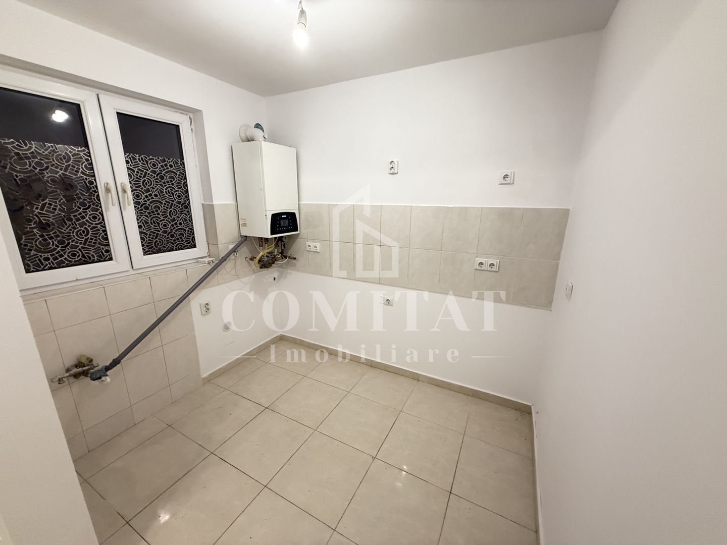 Casa înșiruită cu 4 camere | Parcare | Zona străzii A. Iancu Floresti - Poză 3