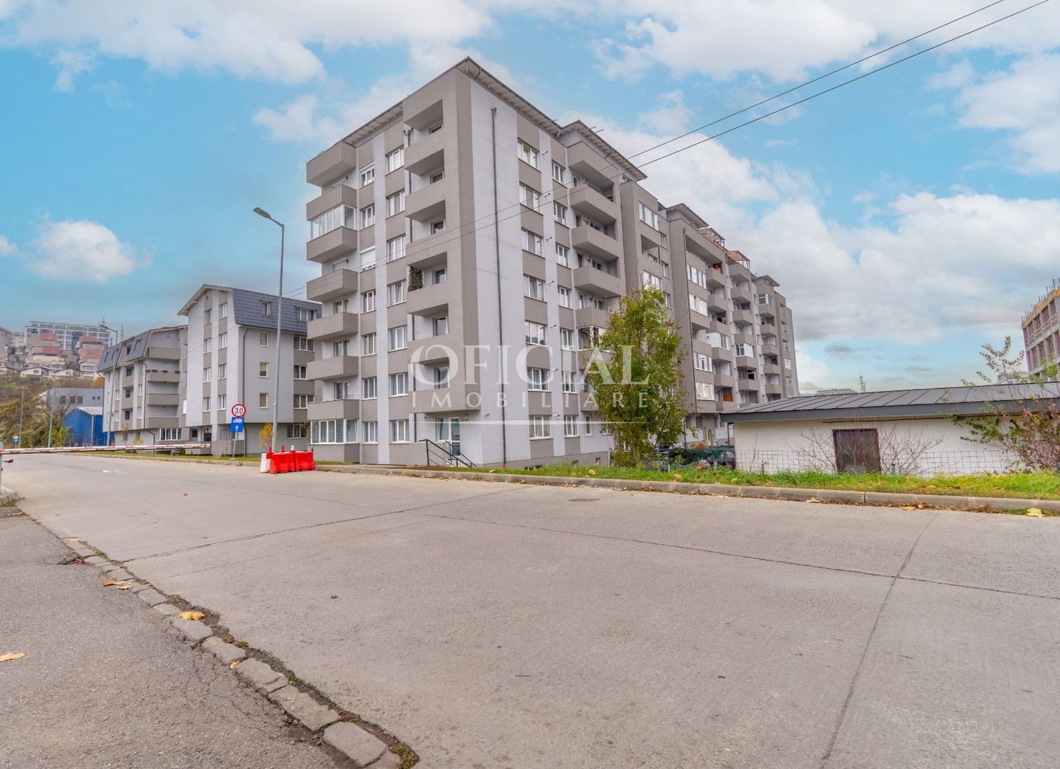 Apartament 3 Camere | Intermediar | Parcare Inclusa | Zona VIVO - Poză 1