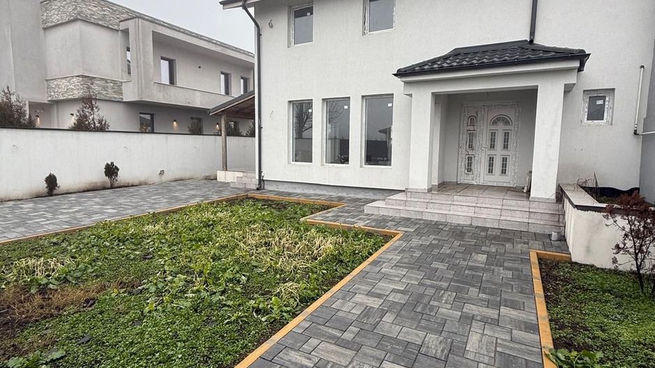 Mutare imediată! Vilă duplex 4 camere cu curte proprie - Poză 1