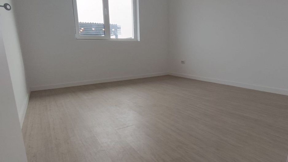 Casa Parter !4 dorm.+2 bai+2 parcari+teren liber 167mp! Calitate la su - Poză 12