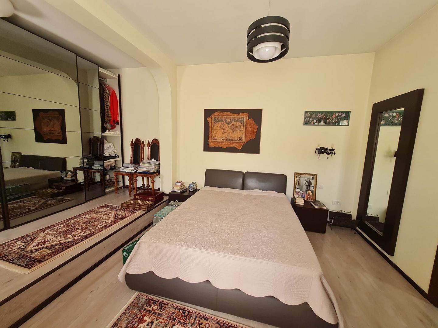 Vila deosebitǎ în zona centrala - Poză 10