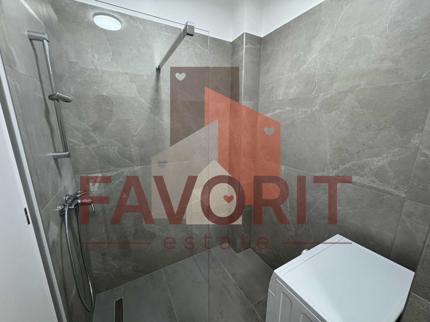 Mobilat si utilat. 2 locuri de parcare. Curte privata in CF - Poză 11