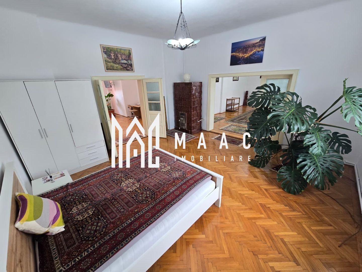 Apartament 4 camere 156 mpu zona Centrala Garaj Pivnita - Poză 1