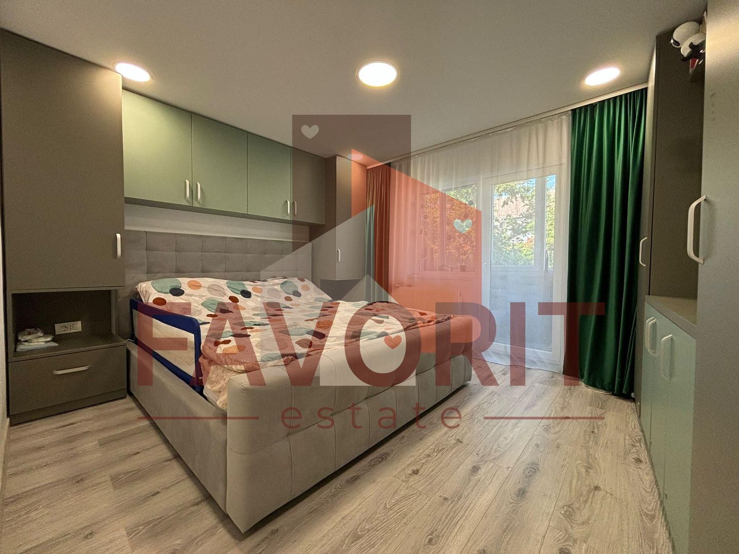 Centrala proprie. Renovat integral. Mobilat si utilat. Etaj intermediar - Poză 9