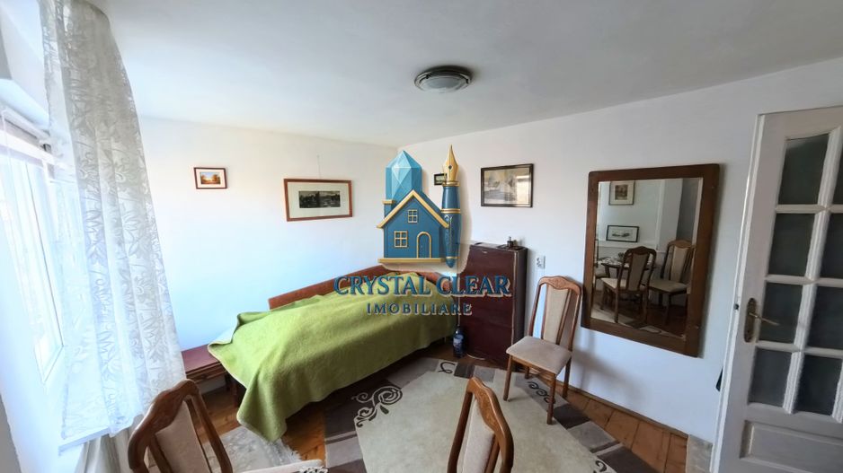 Două case în curte comună, 6 camere + 385 teren - zona semicentrală - Poză 7