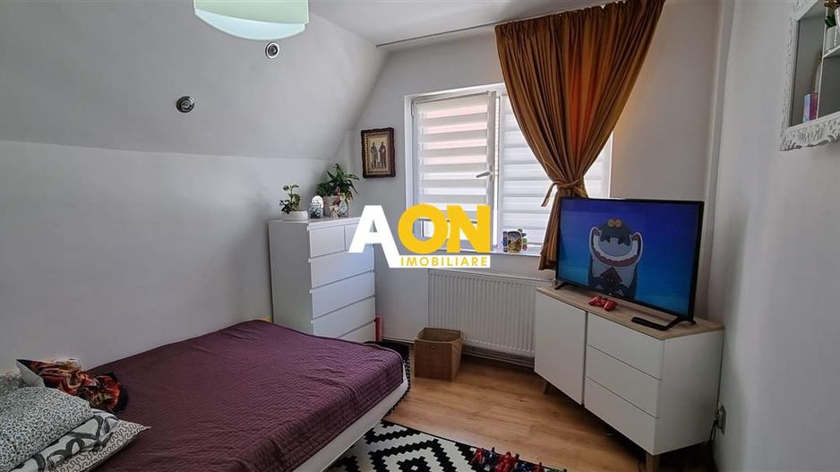 De vanzare apartament 3 camere Ampoi 1 - Poză 3