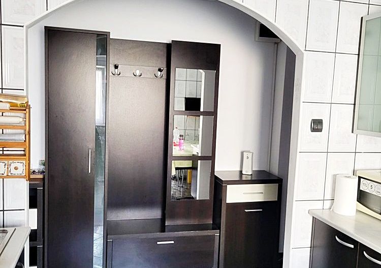 Codlea, apartament 2 camere decomandat, etaj 1, mobilat, 75000 euro - Poză 10