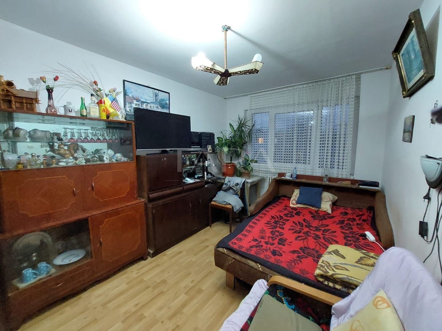 Apartament 3 camere decomandat, etaj intermediar, zona Minerva - Poză 8