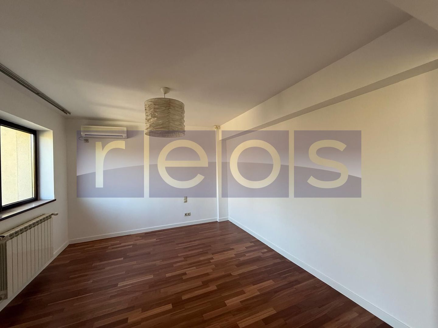 INCHIRIERE VILA DEOSEBITA EROU IANCU NICOLAE | PISCINA | 7 CAMERE | 1300MP CURTE - Poză 13