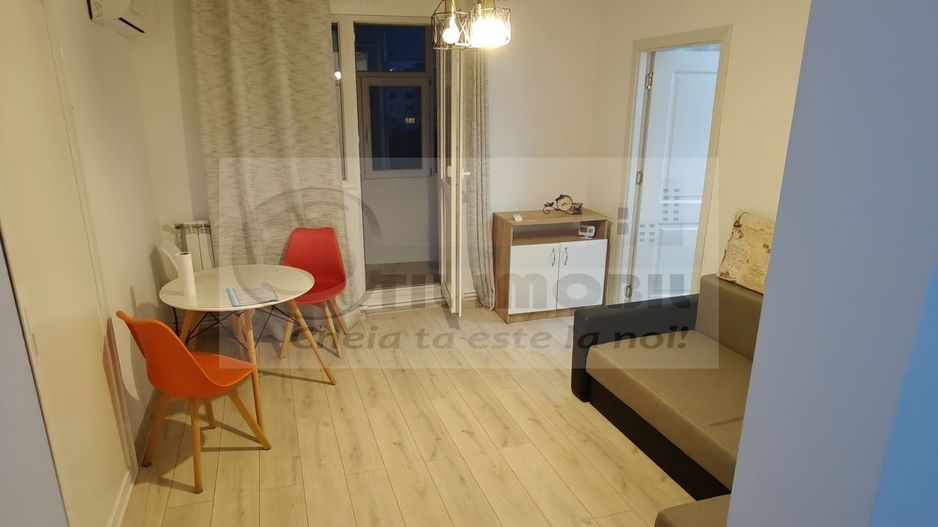 Apartament semidecomandat cu 3 camere si balcon - Podu Ros - 500€ - Poză 3