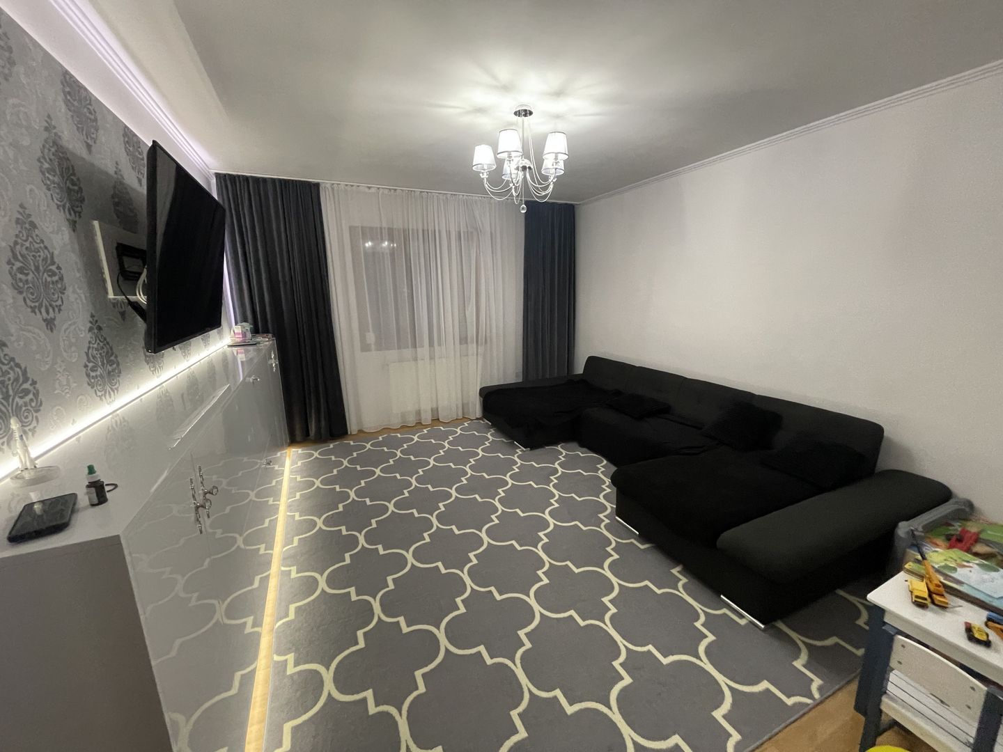 Casa S+P+E+M | 605 mp utili | 10 camere | 3 bucatarii | 4 bai | 3 terase | Garaj - Poză 19