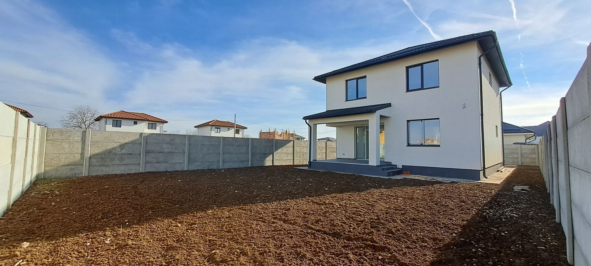 Casa / Vila individuala Dragomiresti Deal, cu utilitati, statii STB - Poză 1