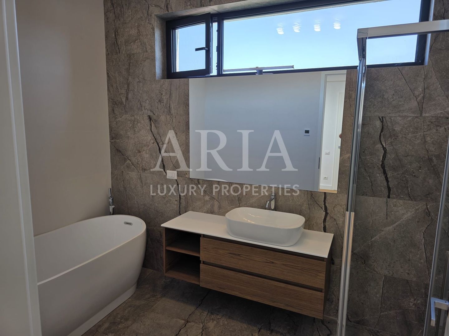 Dumbrava Vlasiei – Armonie între design, lumină și natură - Poză 30