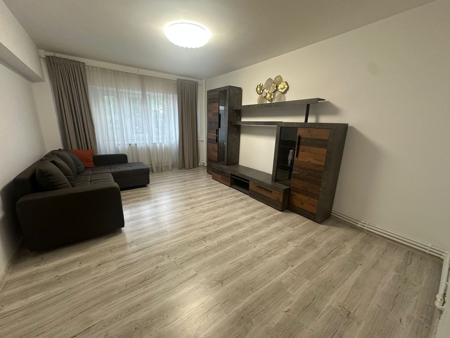 Apartament 2 camere Otopeni ultracentral - prima închiriere - Poză 1