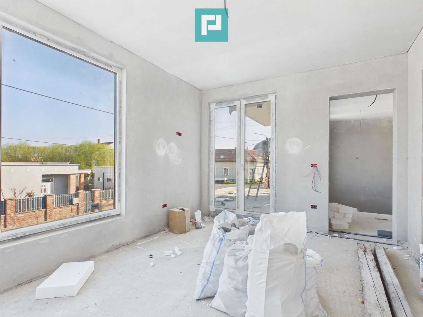 Casă deosebită în Parneava – Strada Griviței - Poză 7