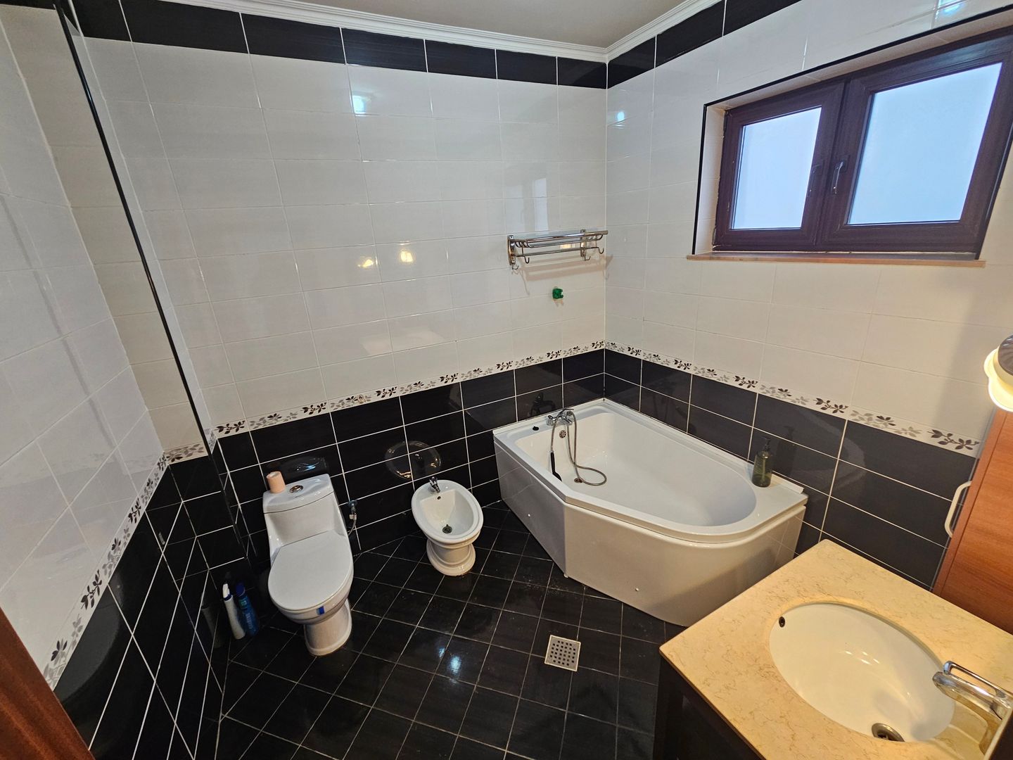 Apartament 3 camere de inchirat Rond OMV Pipera loc parcare inclus - Poză 7
