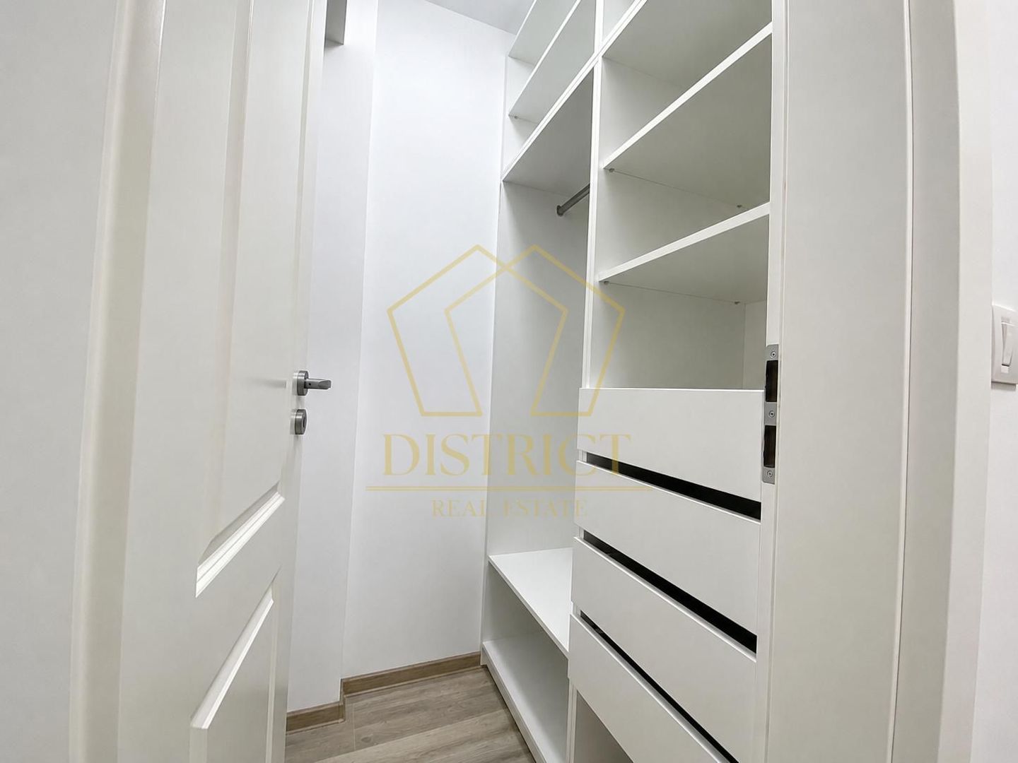 Apartament superb cu 2 camere | Giroc - Poză 9